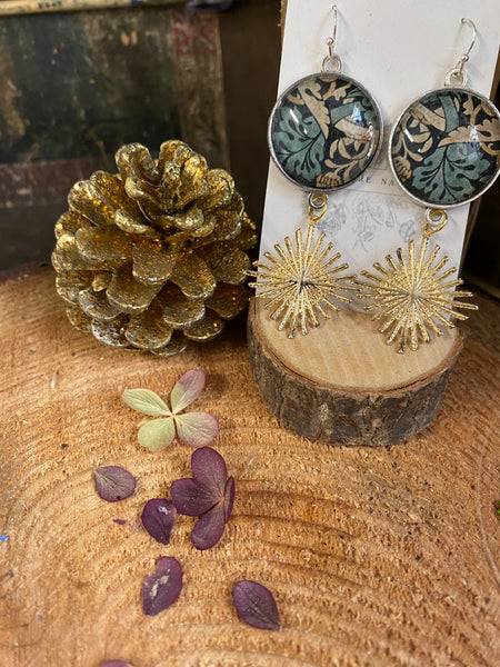 Vintage print and gold earrings