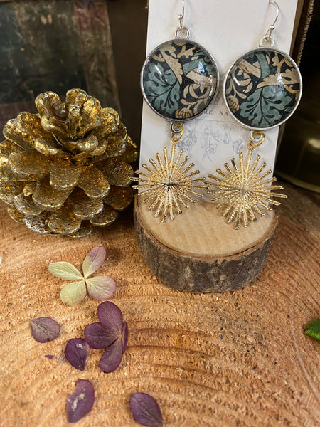 Vintage print and gold earrings