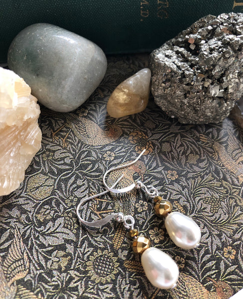 Pearl and gold drop earrings