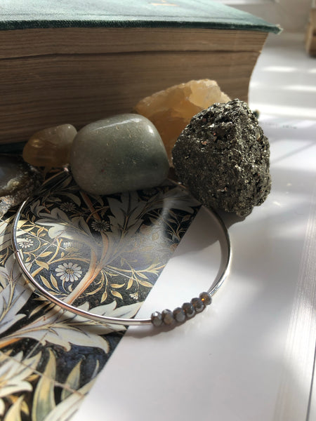 Thin stacker bracelet - blue/ grey stone