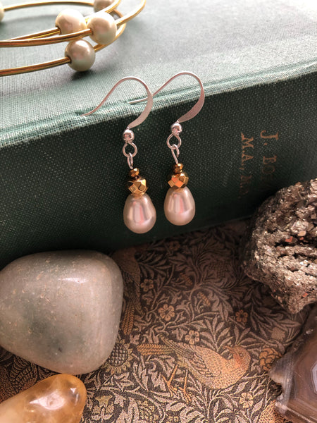 Pearl and gold drop earrings