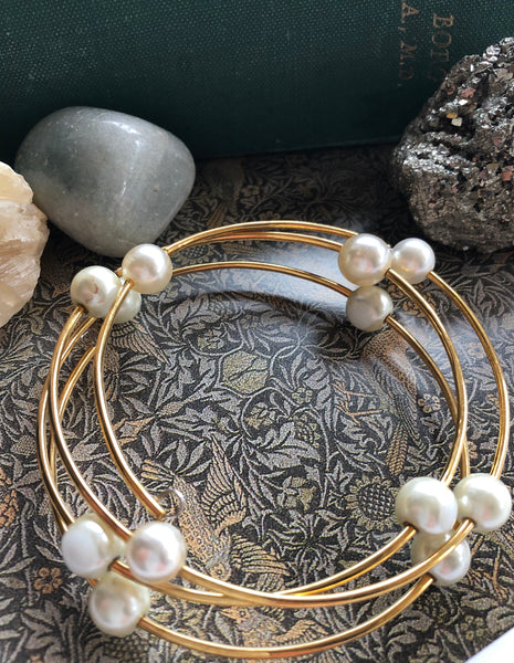 Gold and pearl Memory wire bracelet