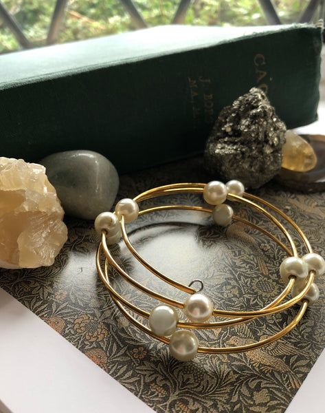 Gold and pearl Memory wire bracelet